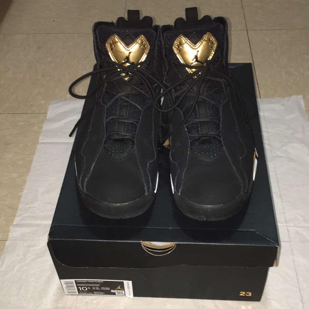 🔥 Sold !!!! Jordan true flight mens 10.5